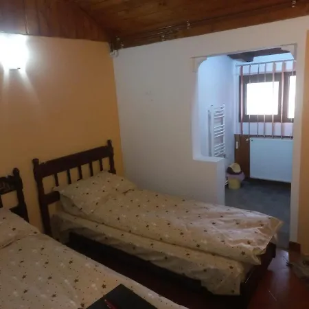 Double Room With Private Bathroom By Osteria Constantino Targoviste Exterior photo