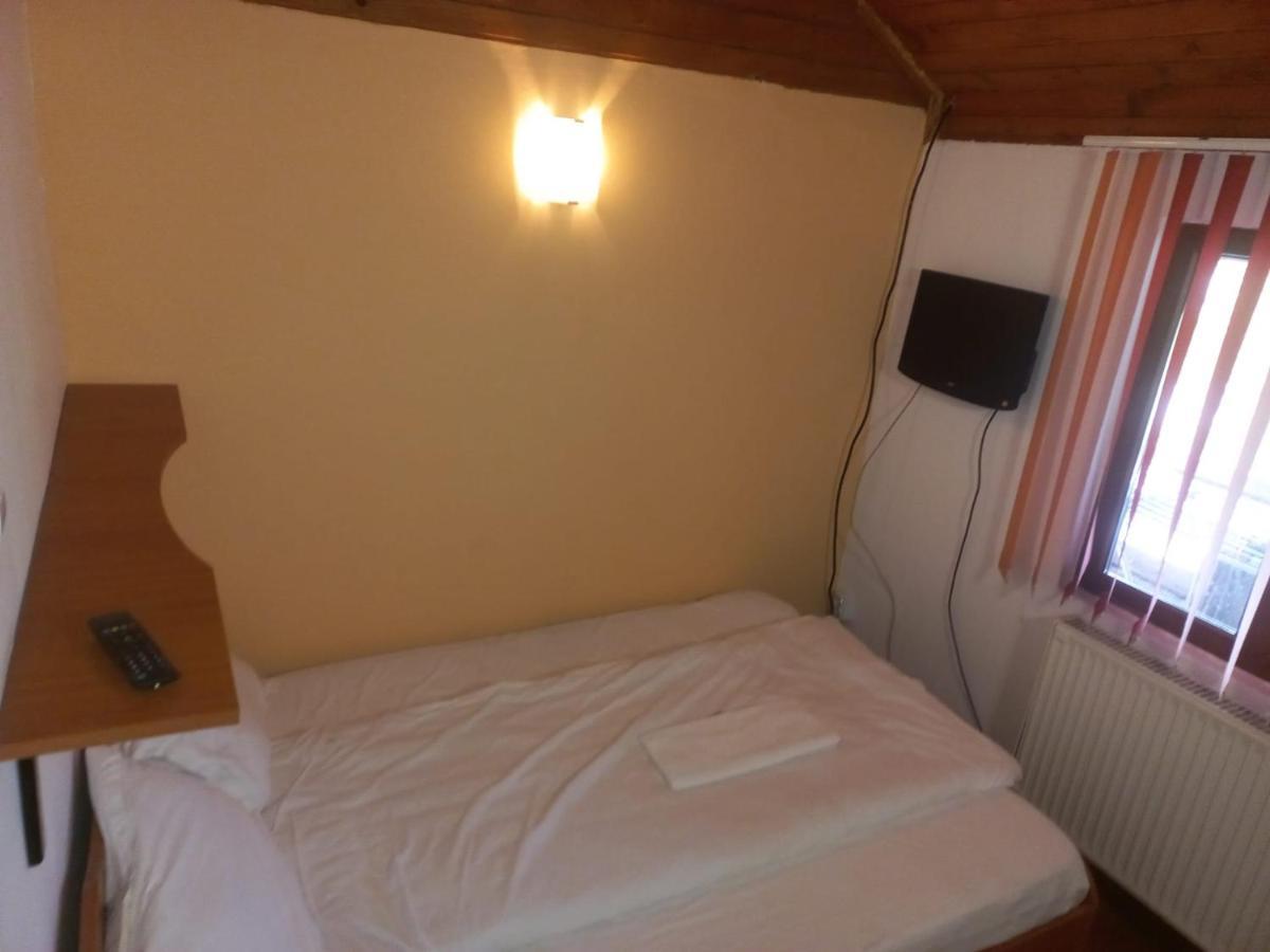 Double With Private Bathroom By Osteria Constantino Homestay *