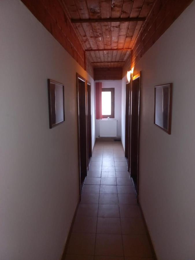 Homestay Double With Private Bathroom By Osteria Constantino Targoviste