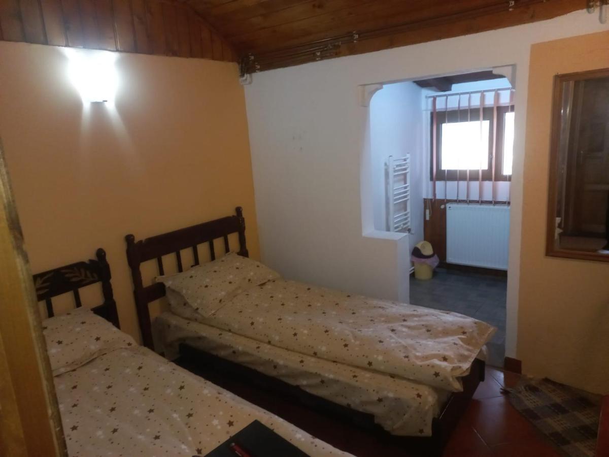 Homestay Double With Private Bathroom By Osteria Constantino Targoviste